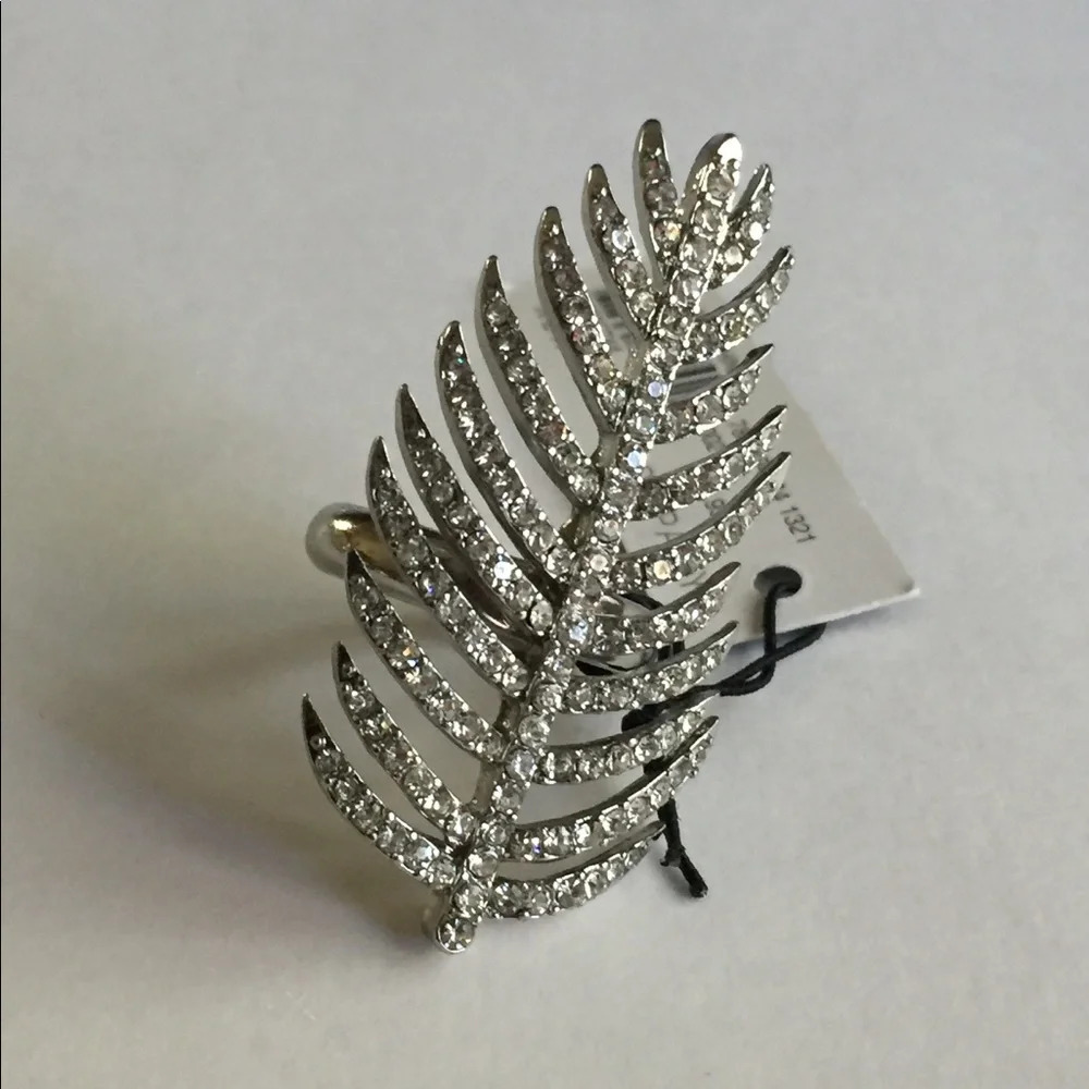 Silvertone Leaf Ring Size 6 Brand New